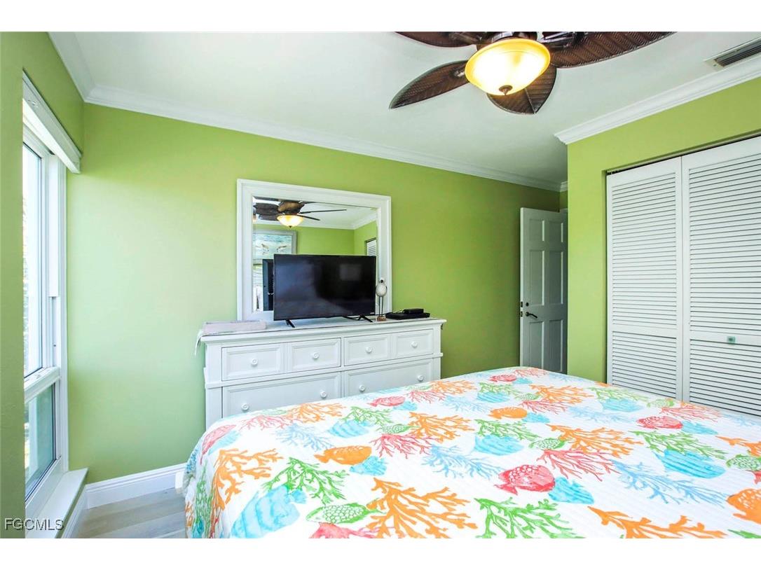 497 E Gulf Drive #4 Sanibel FL 33957 2025021457 image18