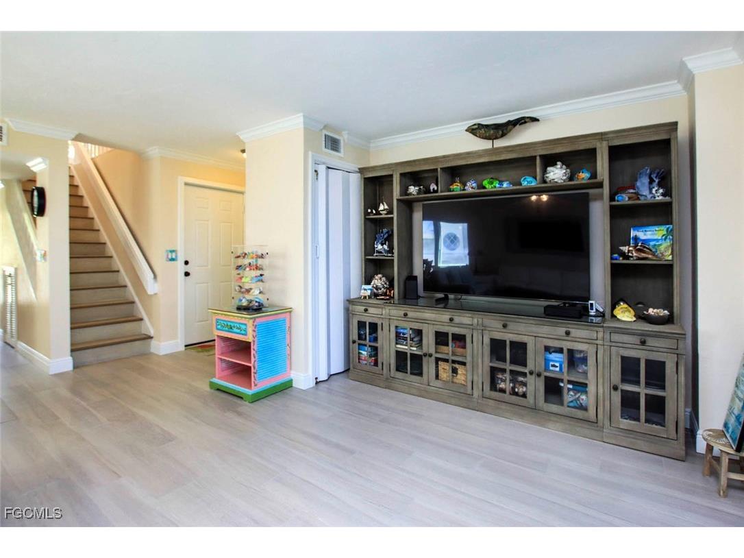 497 E Gulf Drive #4 Sanibel FL 33957 2025021457 image5