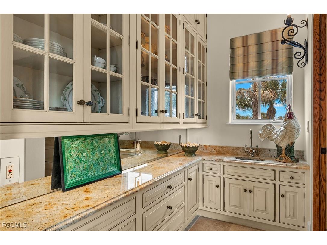 4972 Joewood Drive Sanibel FL 33957 2025017508 image9