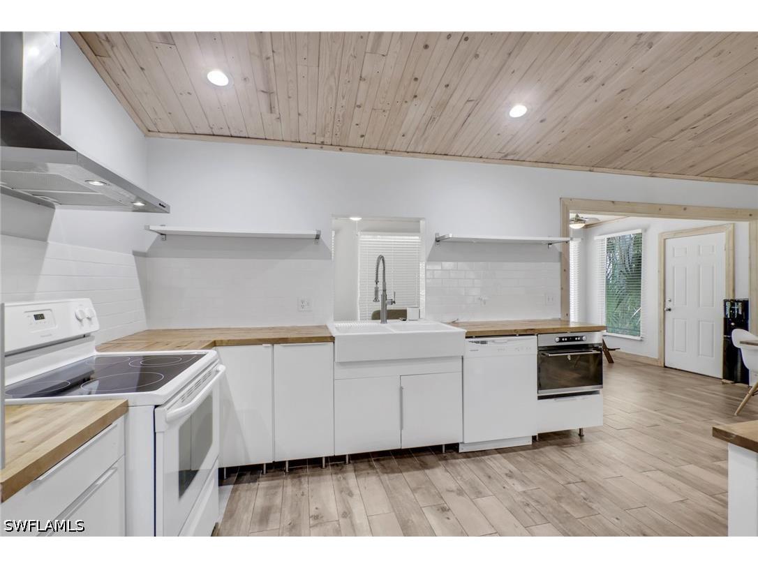 4974 Hawthorn Woods Way Naples FL 34116 226017947 image14