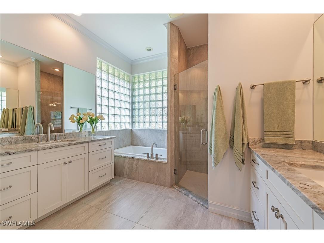 4980 Rustic Oaks Circle Naples FL 34105 224066250 image9