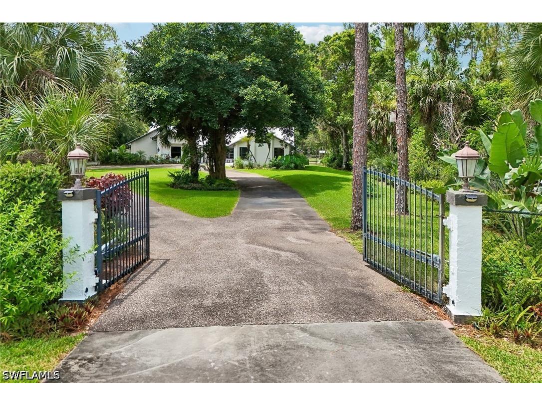 4980 Tamarind Ridge Drive Naples FL 34119 226022345 image1