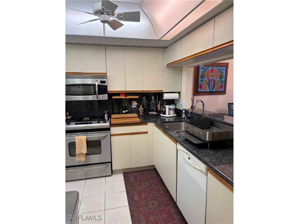 4983 Pepper Circle #H-201 Naples FL 34113 225045266 image10