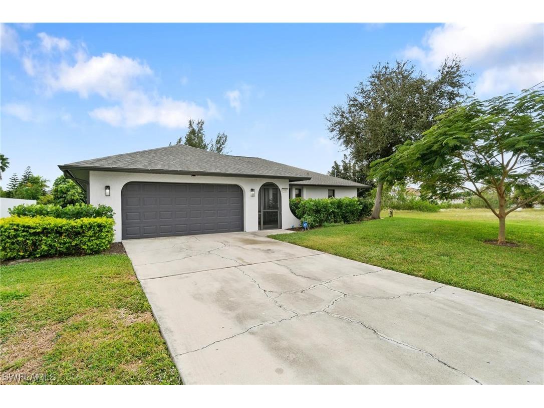 4984 30th Place SW Naples FL 34116 223094593 image1