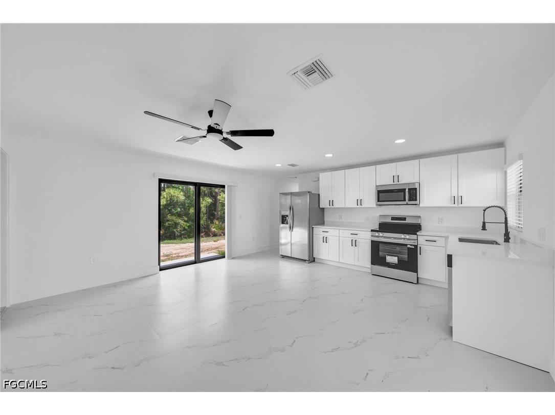 4986 Fairway Ct #4986 Lehigh Acres FL 33971 2026023715 image2