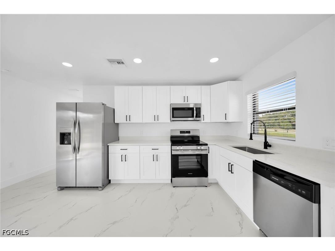 4987 Fairway Ct Lehigh Acres FL 33971 2026023920 image4