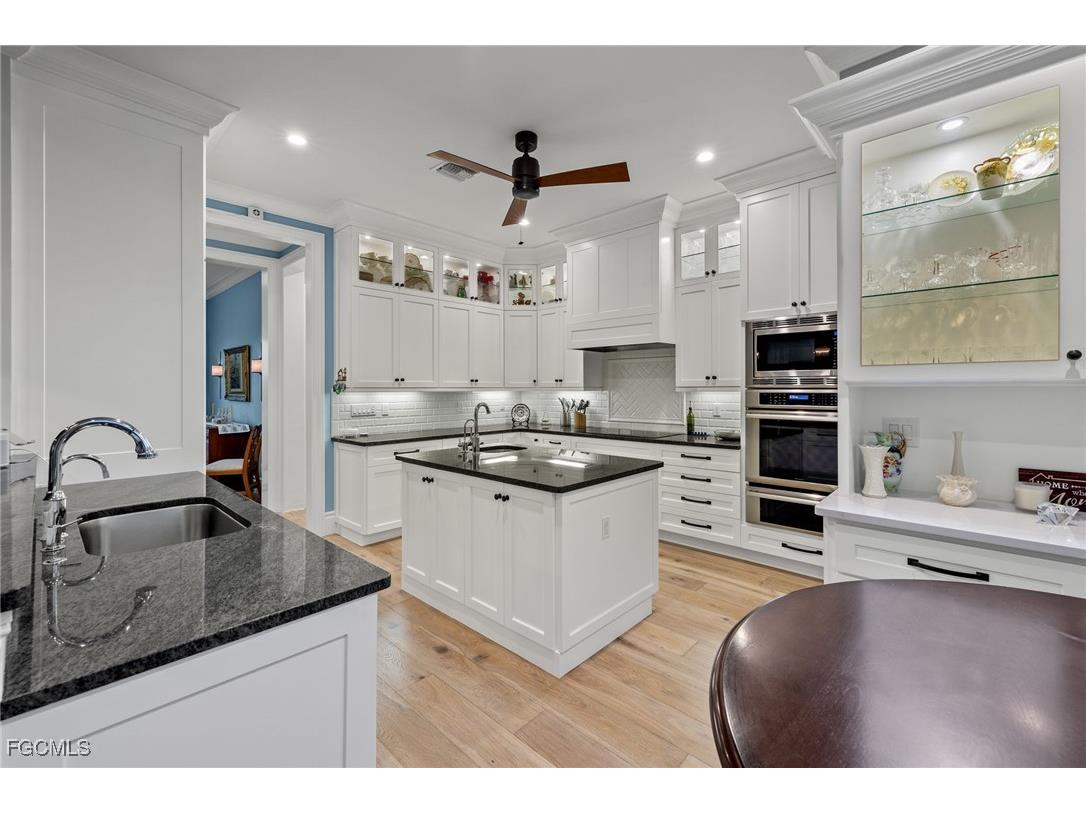 4988 Joewood Drive Sanibel FL 33957 2025014035 image10