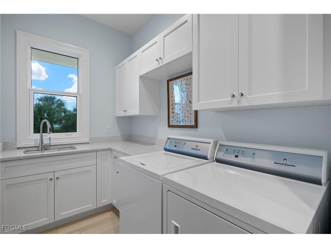 4988 Joewood Drive Sanibel FL 33957 2025014035 image40