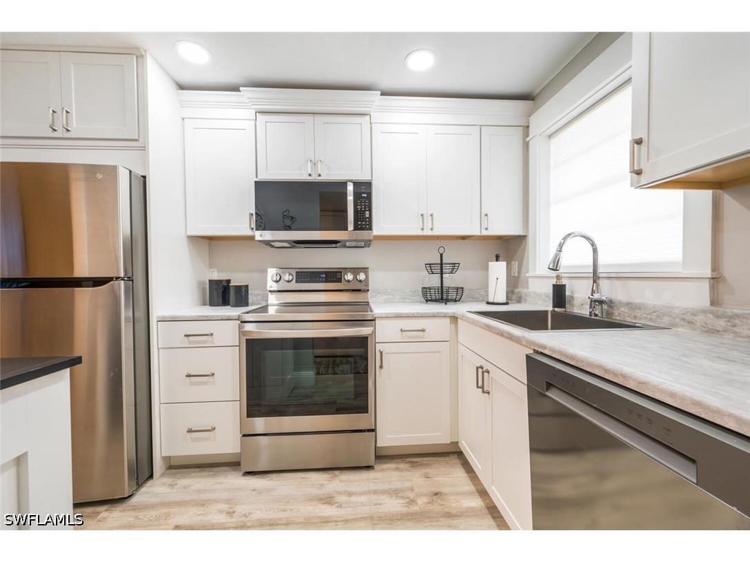 499 Forest Lakes Boulevard #105 Naples FL 34105 226024922 image2
