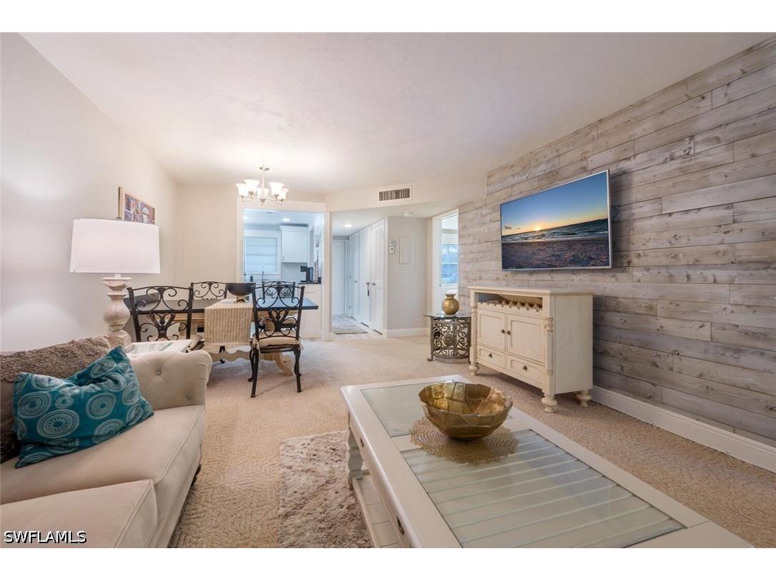 499 Forest Lakes Boulevard #105 Naples FL 34105 226024922 image3