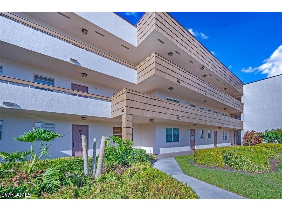 499 Forest Lakes Boulevard #105 Naples FL 34105 226024922 image4