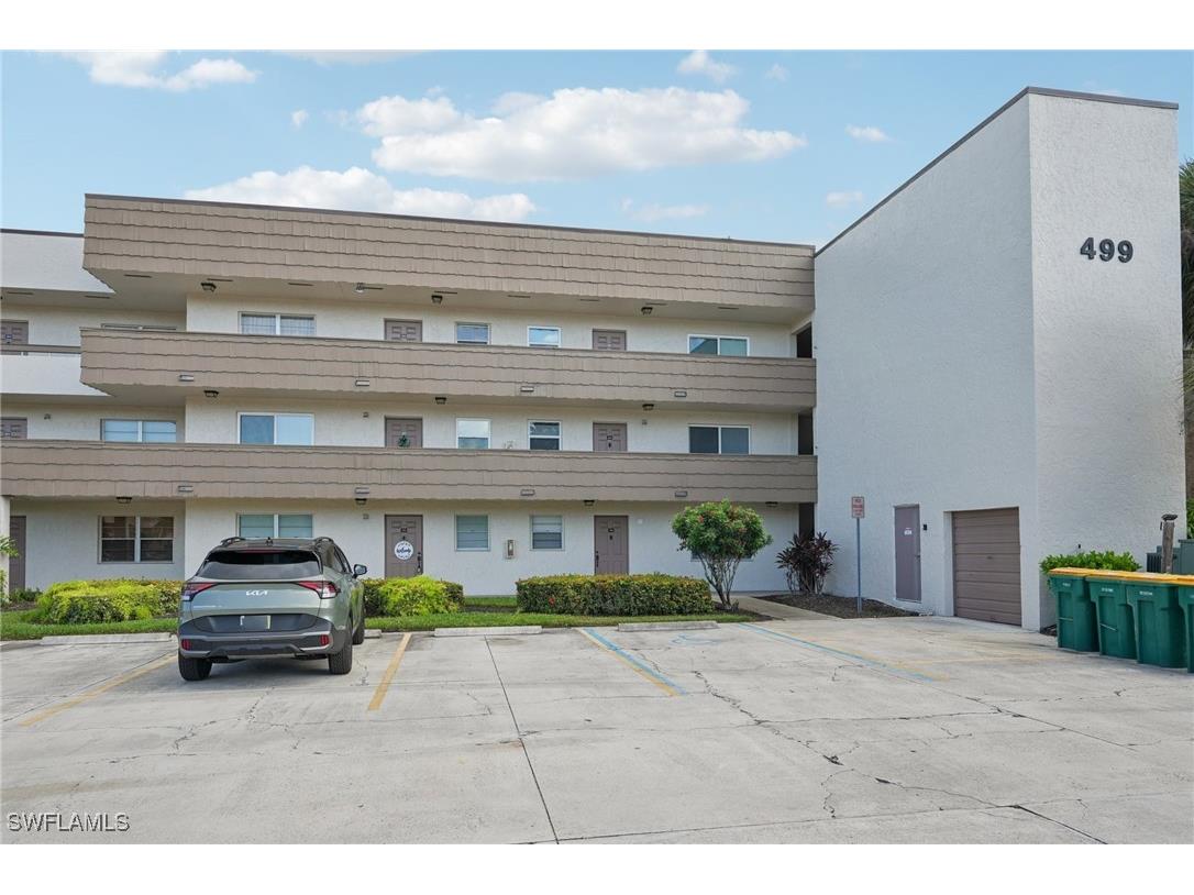 499 Forest Lakes Boulevard #305 Naples FL 34105 225068051 image1