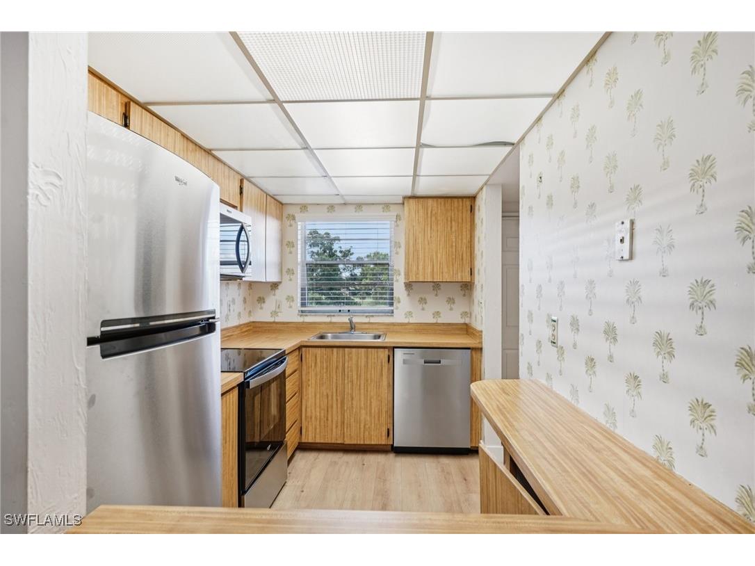 499 Forest Lakes Boulevard #305 Naples FL 34105 225068051 image5