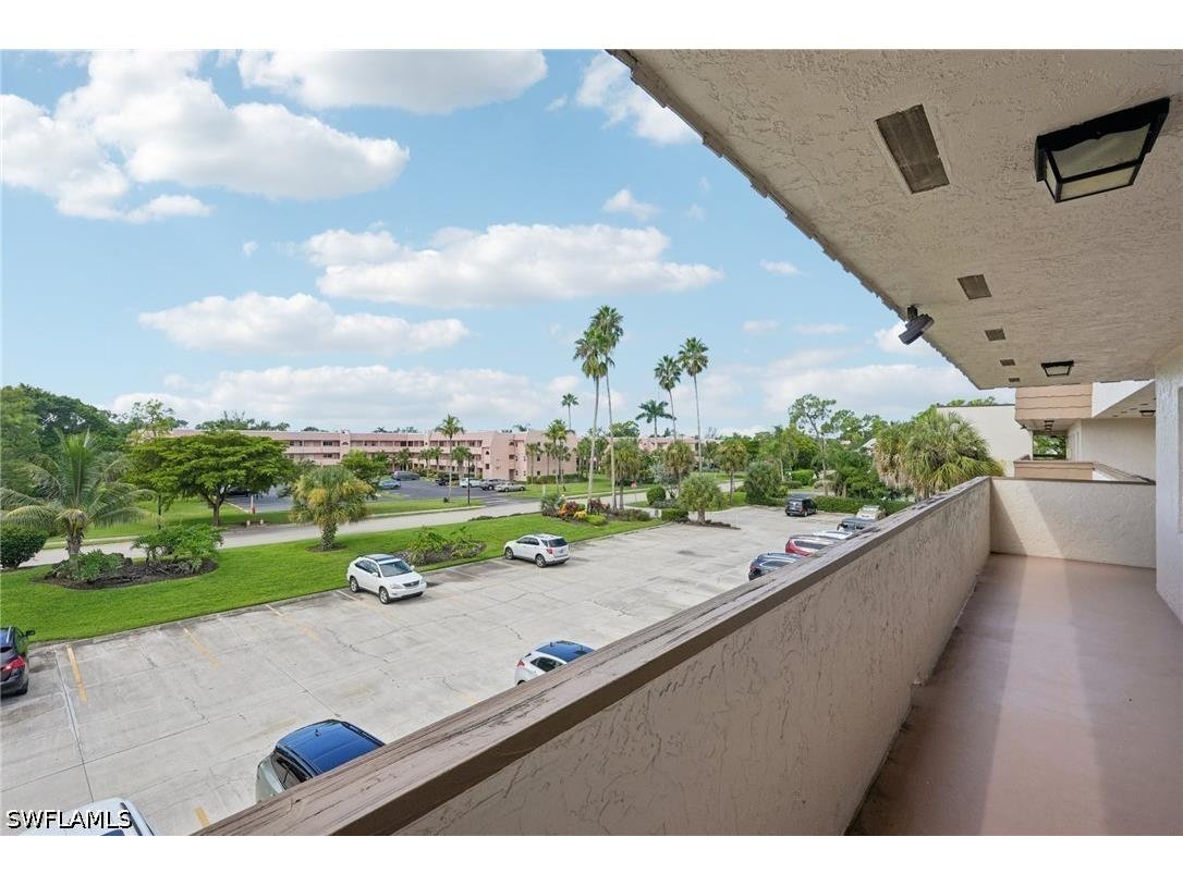 499 Forest Lakes Boulevard #305 Naples FL 34105 226014174 image5