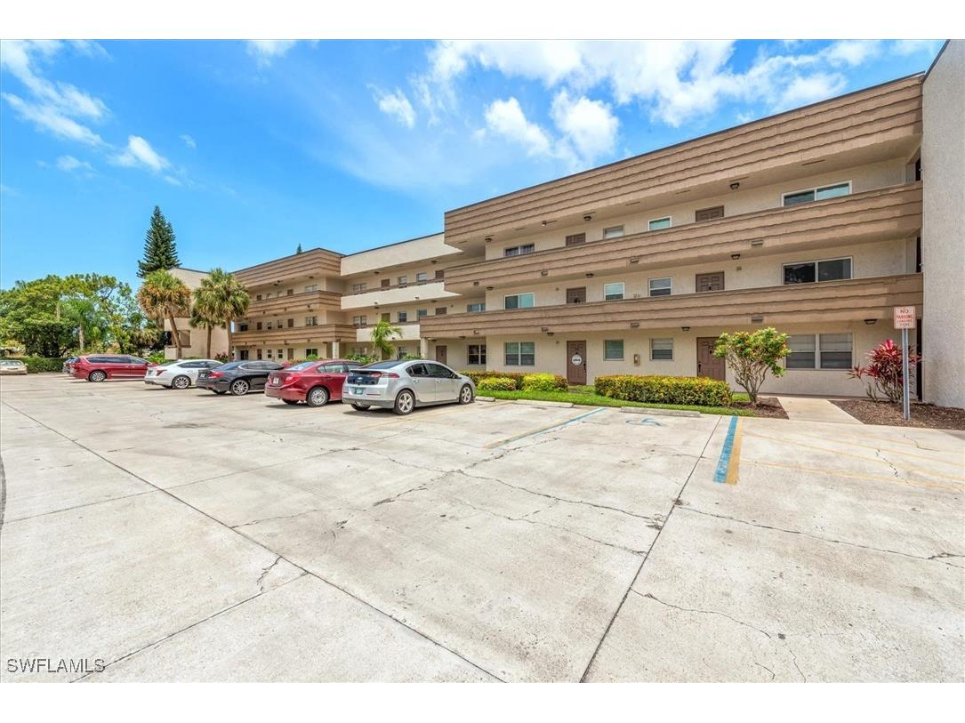 499 Forest Lakes Boulevard #306 Naples FL 34105 225051117 image25