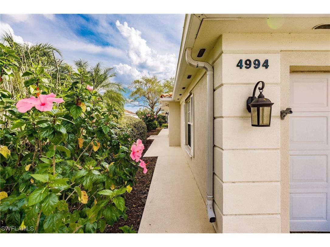 4994 Ventura Court Naples FL 34109 224021368 image1
