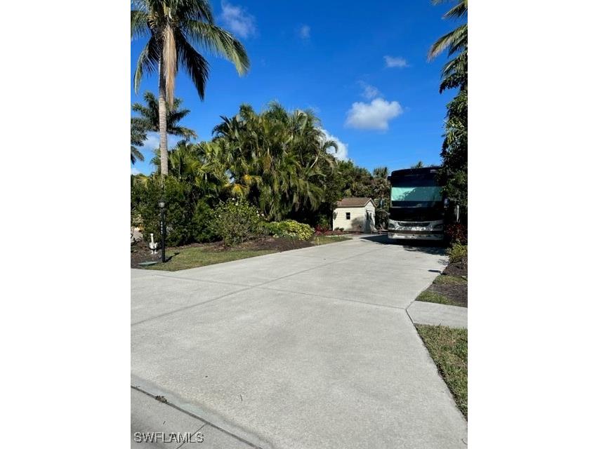 4995 Coach Lane Naples FL 34114 225073577 image1