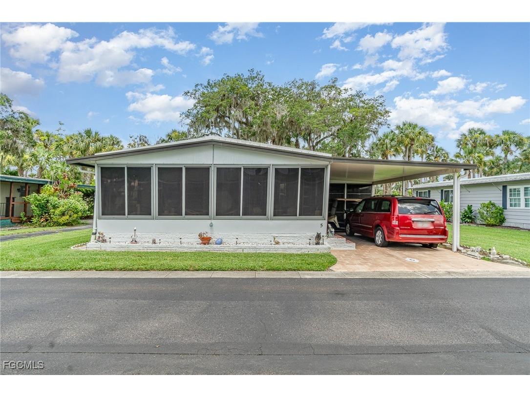 5 Aloe Street Alva FL 33920 2025002938 image1