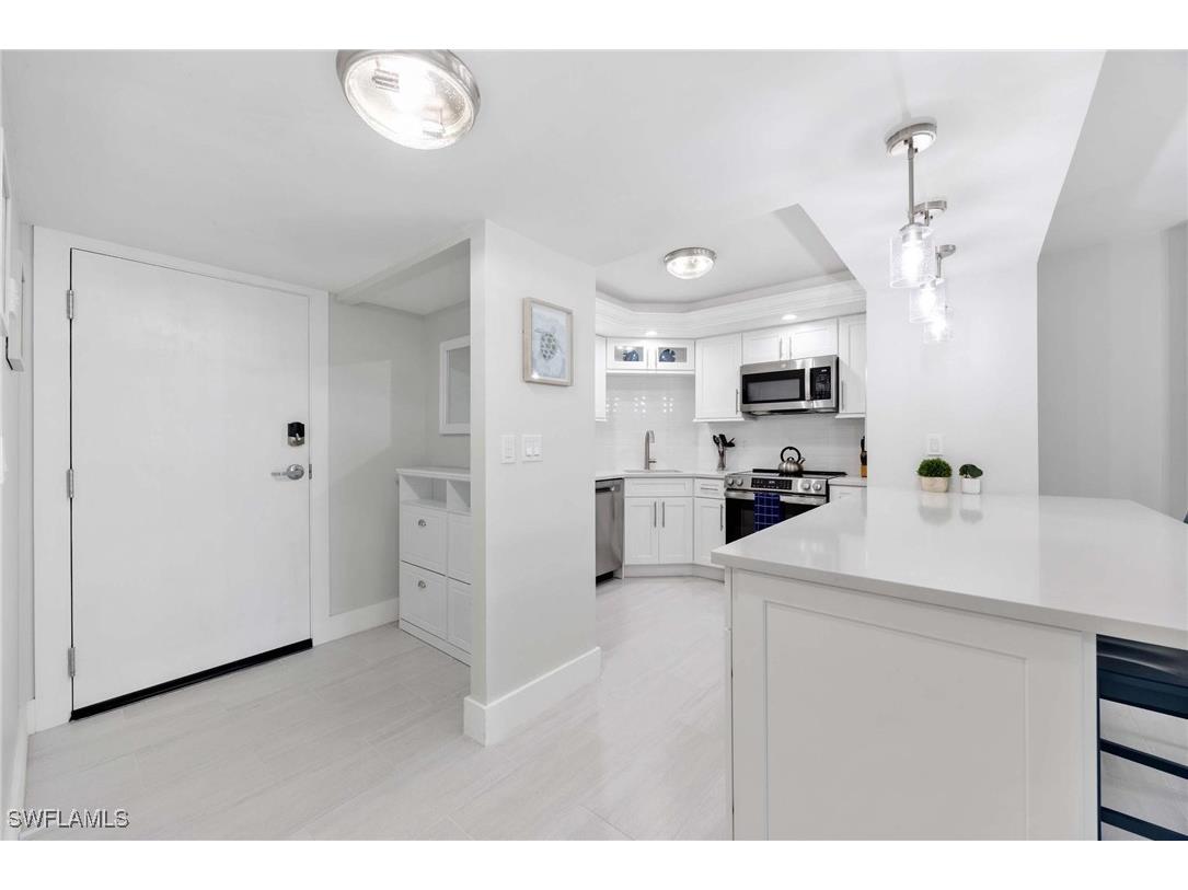5 Bluebill Avenue #108 Naples FL 34108 226004543 image6