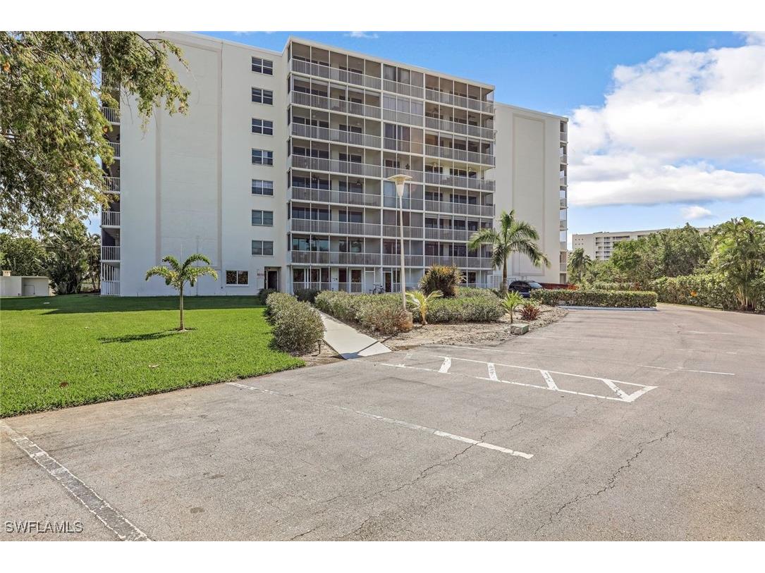 5 Bluebill Avenue #205 Naples FL 34108 226006041 image15