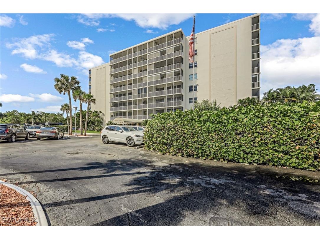 5 Bluebill Avenue #205 Naples FL 34108 226006041 image17