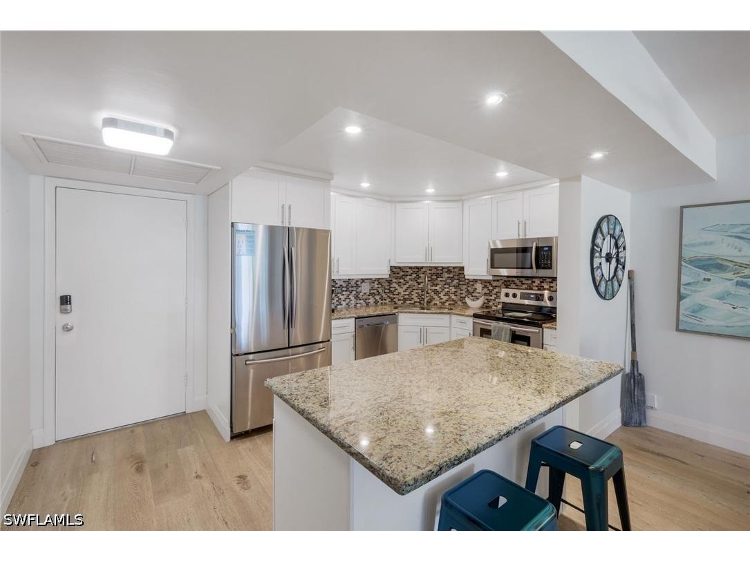 5 Bluebill Avenue #208 Naples FL 34108 226018376 image3