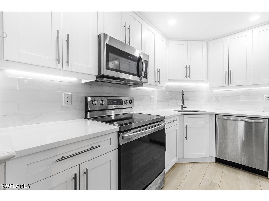 5 Bluebill Avenue #209 Naples FL 34108 226018556 image8