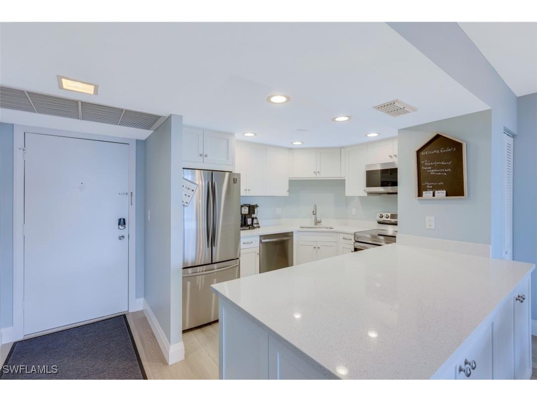 5 Bluebill Avenue #210 Naples FL 34108 225072885 image8