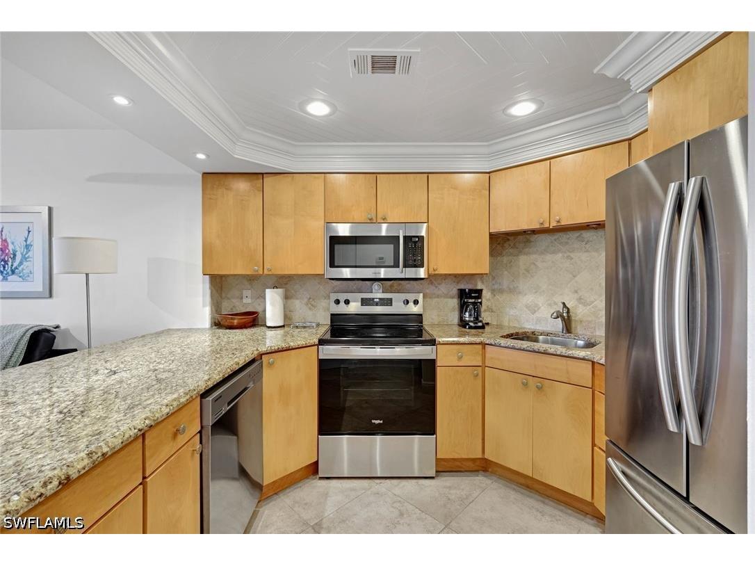 5 Bluebill Avenue #505/605 Naples FL 34108 226023690 image1