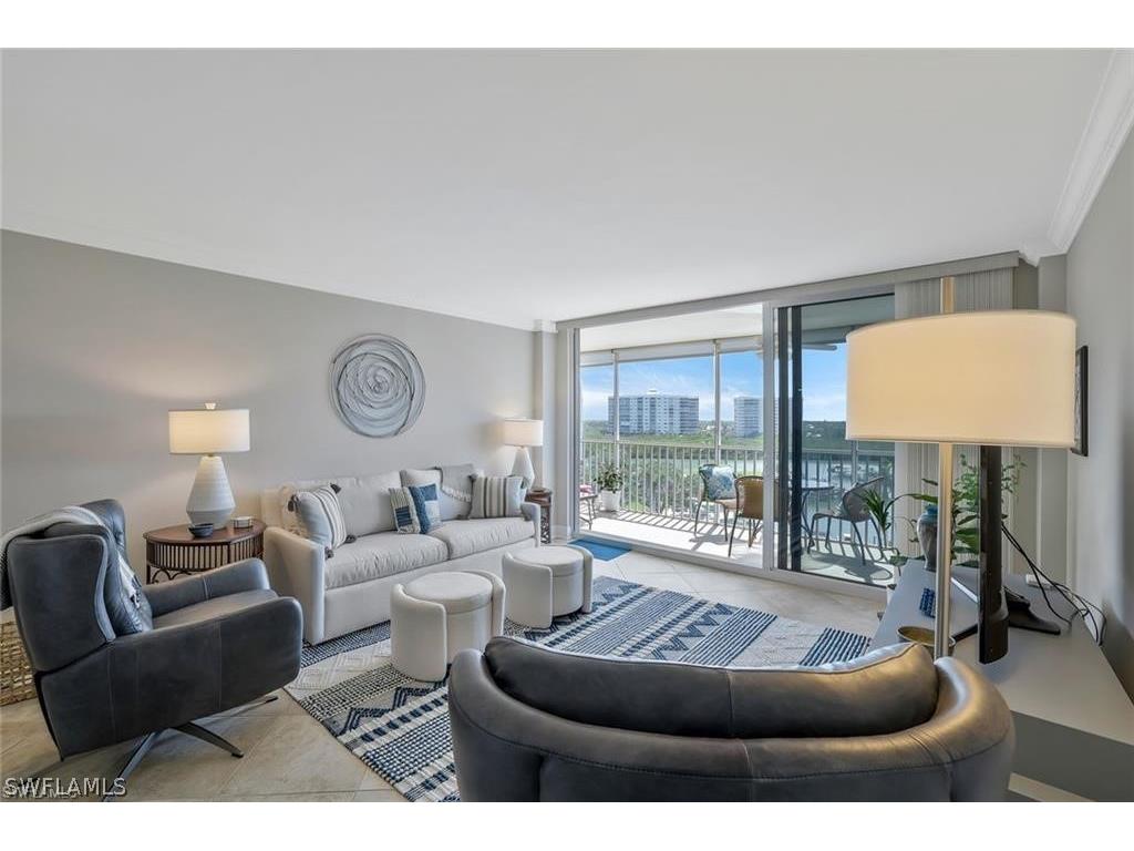 5 Bluebill Avenue #812 Naples FL 34108 226006257 image1