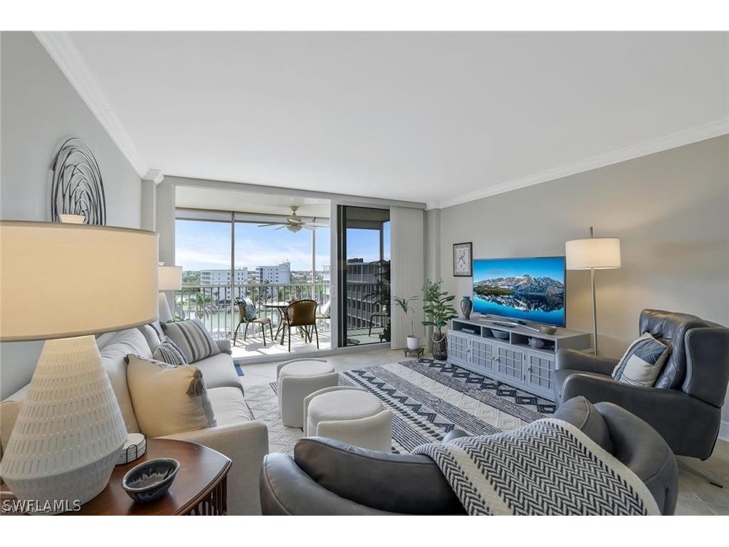 5 Bluebill Avenue #812 Naples FL 34108 226006257 image2