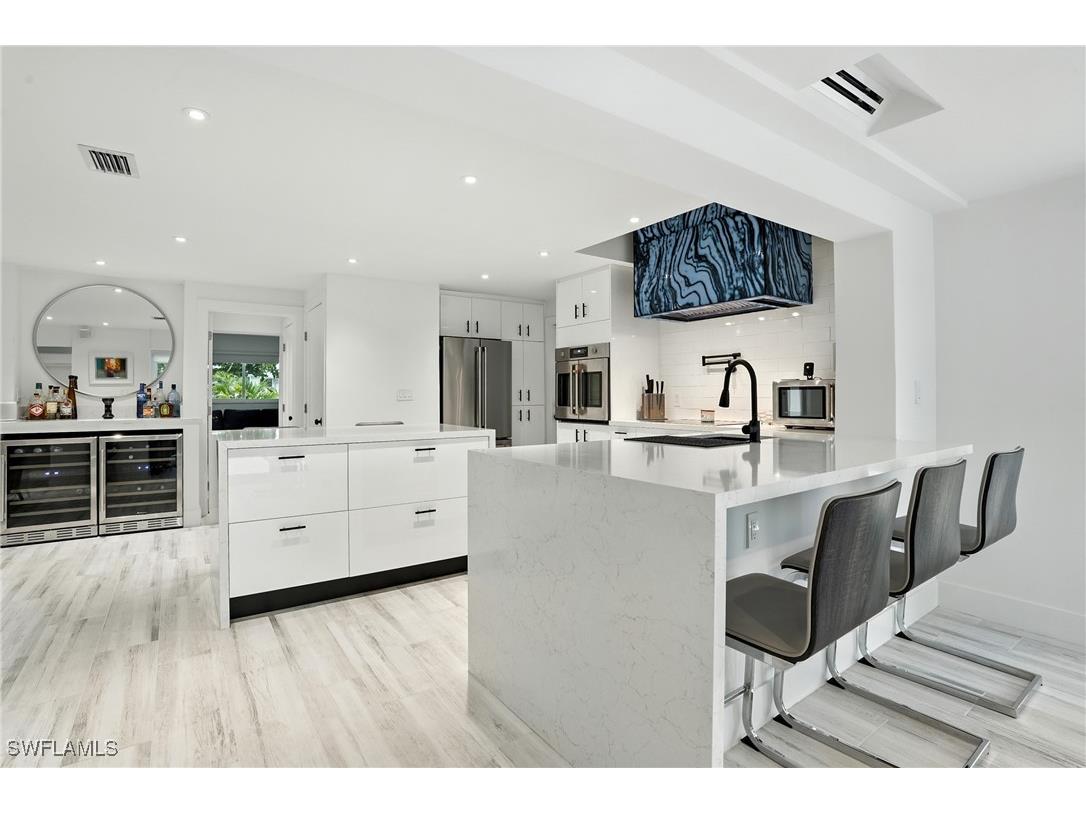 5 Glenview Manor Drive Fort Myers Beach FL 33931 225065968 image3