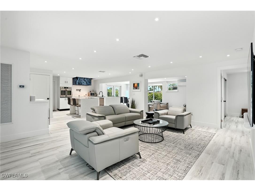 5 Glenview Manor Drive Fort Myers Beach FL 33931 225065968 image4