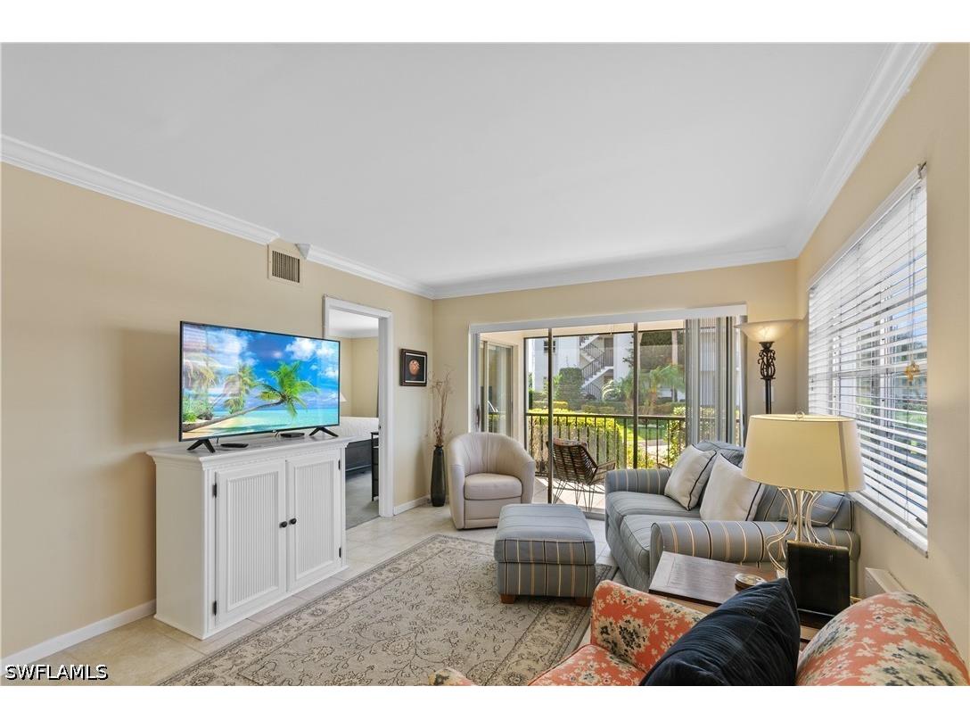 5 High Point Circle W #104 Naples FL 34103 226023488 image2