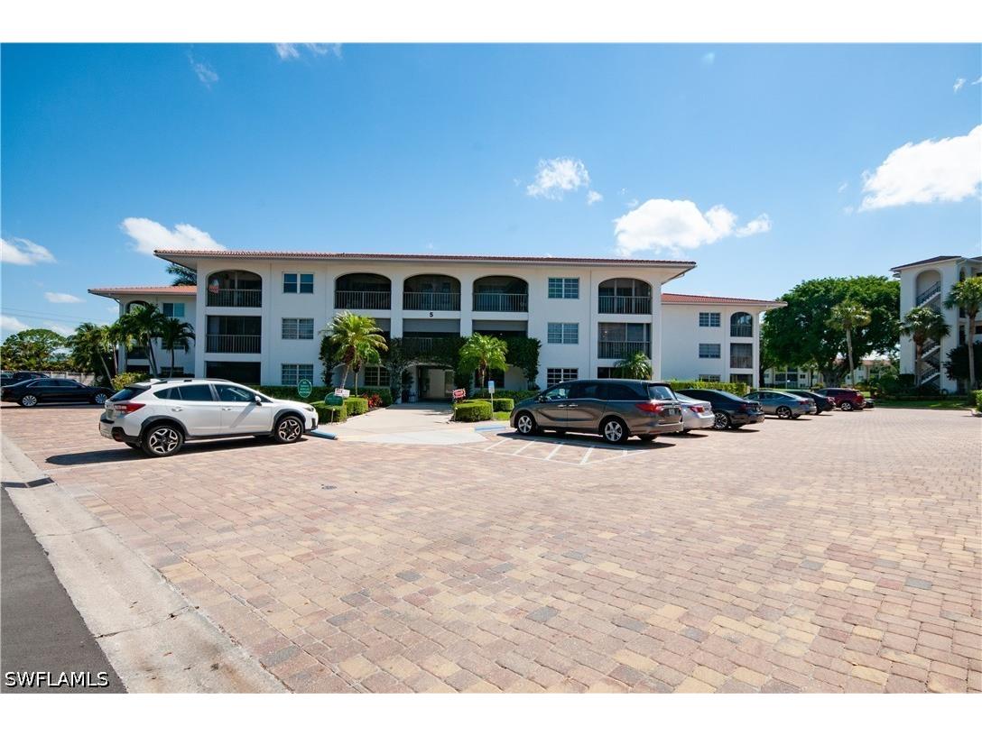5 High Point Circle W #104 Naples FL 34103 226023488 image20