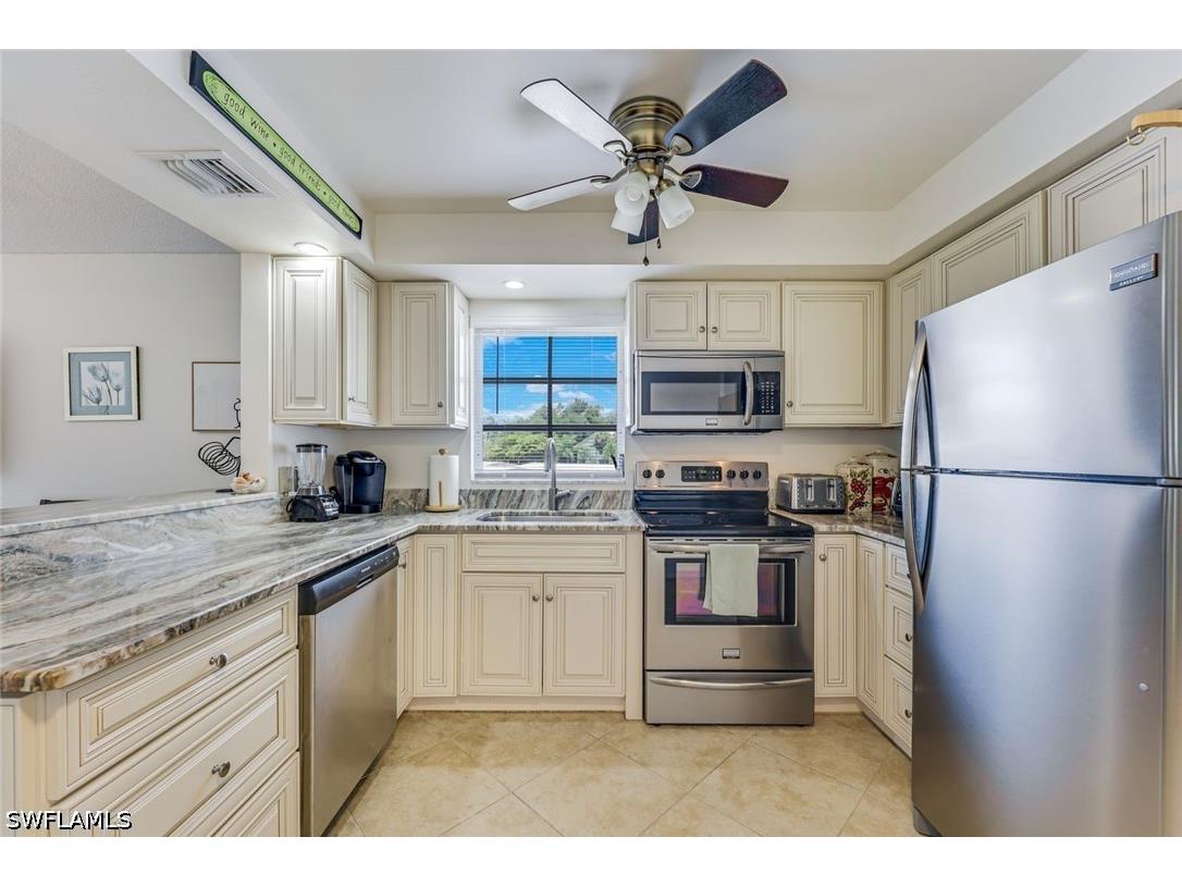 5 High Point Circle W #204 Naples FL 34103 226021238 image3