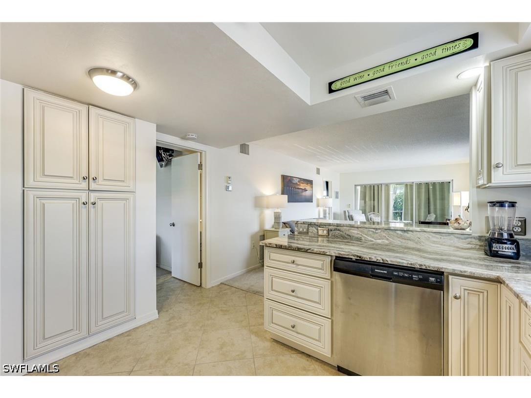 5 High Point Circle W #204 Naples FL 34103 226021238 image4