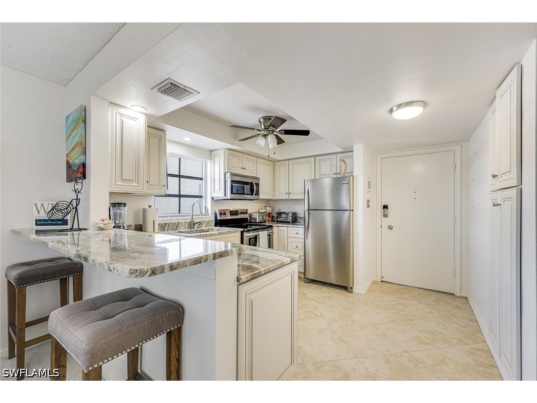 5 High Point Circle W #204 Naples FL 34103 226021238 image5