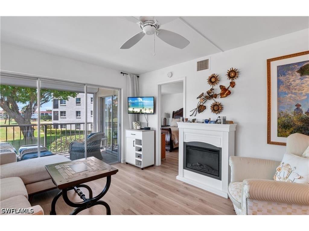 5 High Point Circle W #206 Naples FL 34103 226022539 image1