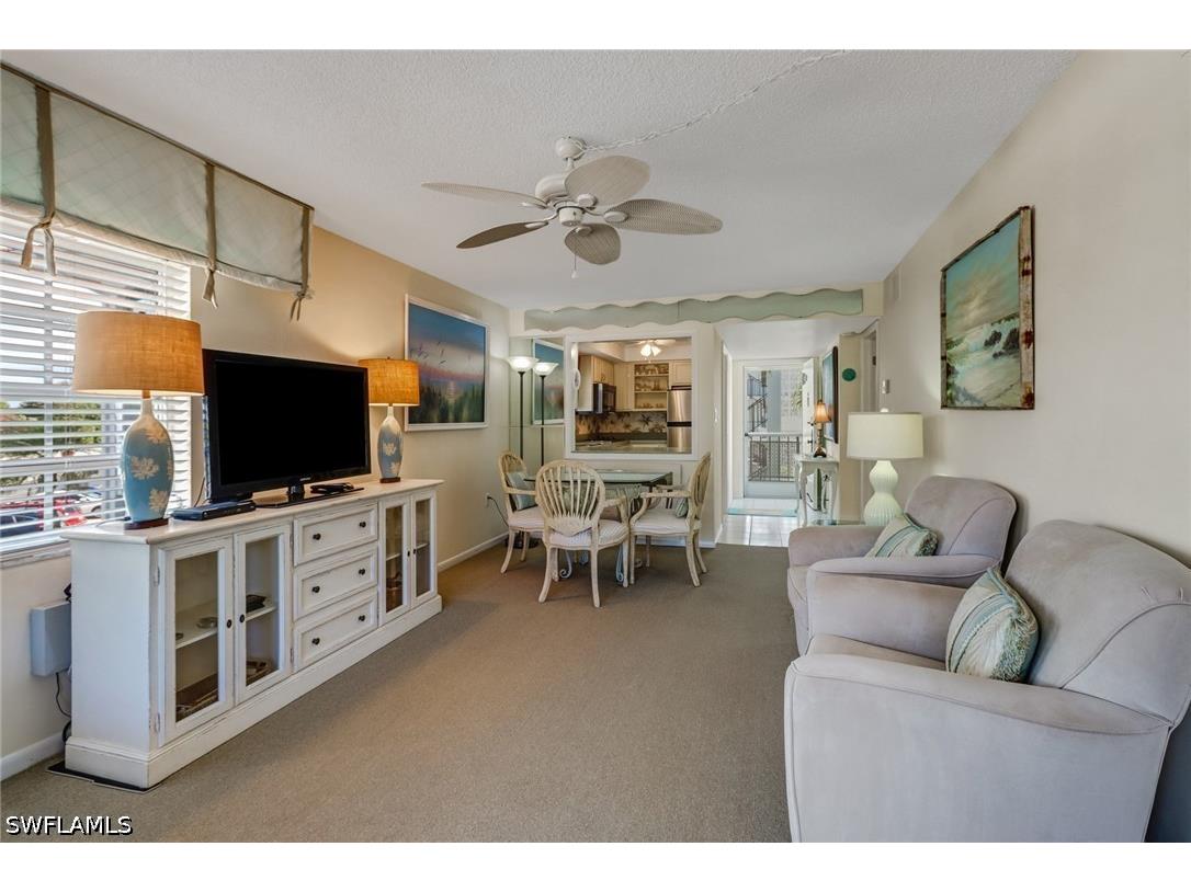 5 High Point Circle W #211 Naples FL 34103 226012405 image1