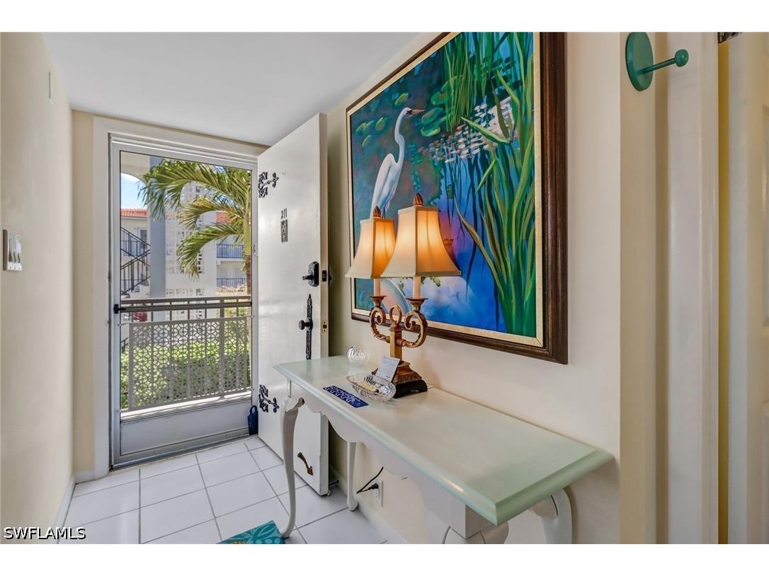 5 High Point Circle W #211 Naples FL 34103 226012405 image6