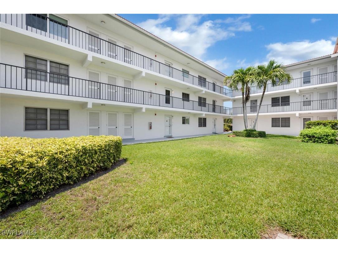 5 High Point Circle W #212 Naples FL 34103 225076179 image12