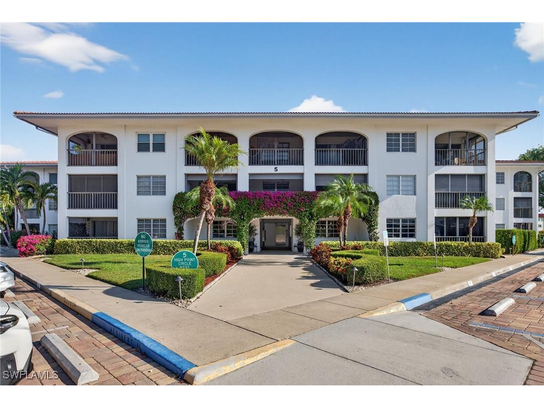 5 High Point Circle W #303 Naples FL 34103 225082256 image1