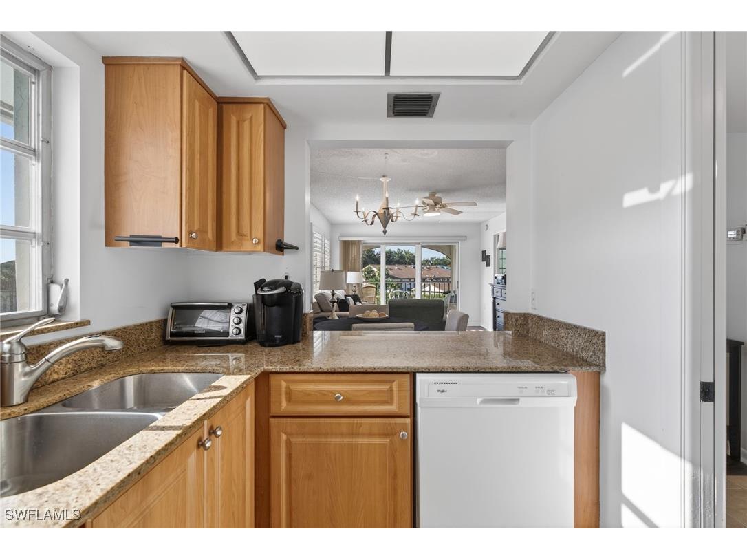 5 High Point Circle W #303 Naples FL 34103 225082256 image10