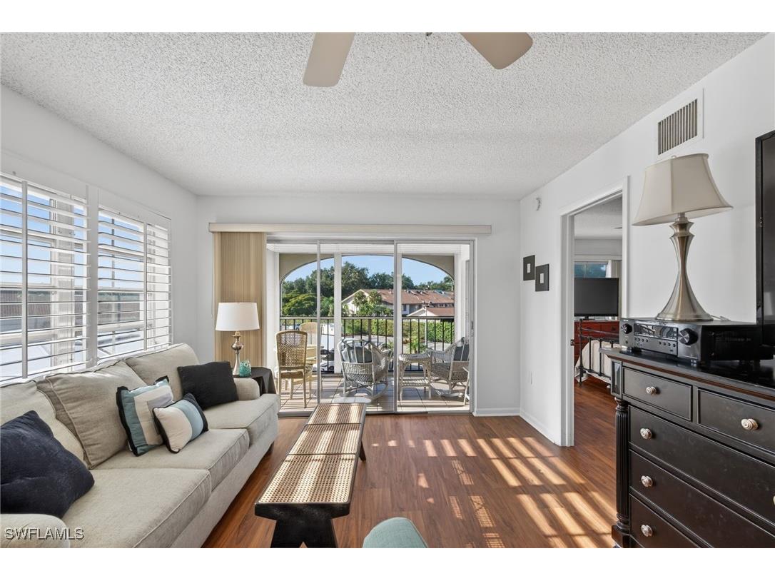 5 High Point Circle W #303 Naples FL 34103 225082256 image18