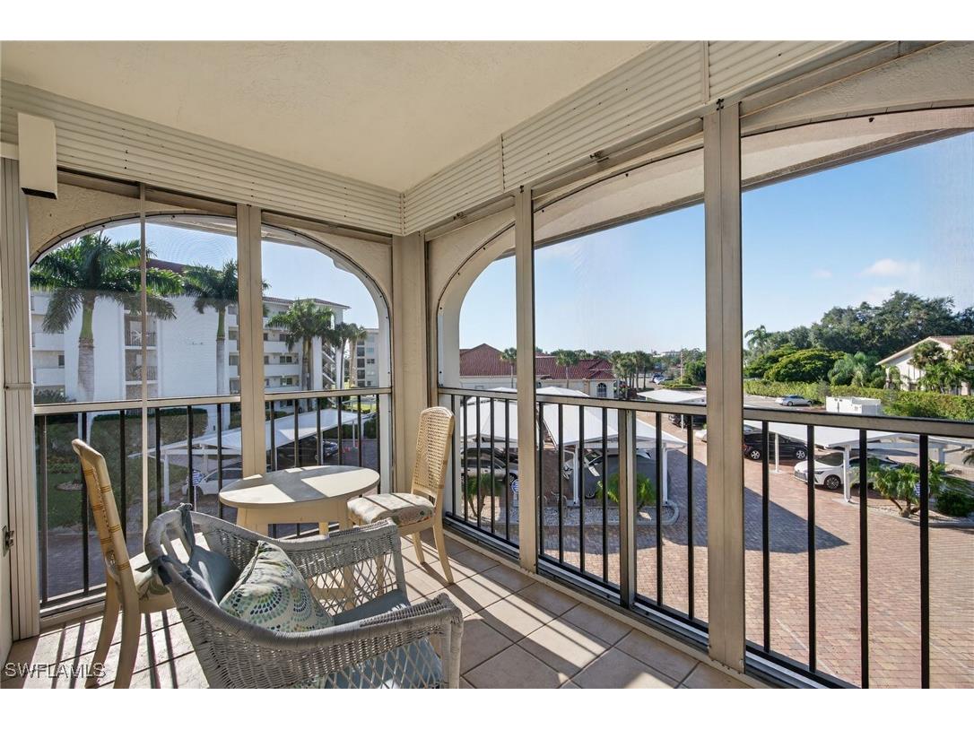 5 High Point Circle W #303 Naples FL 34103 225082256 image29