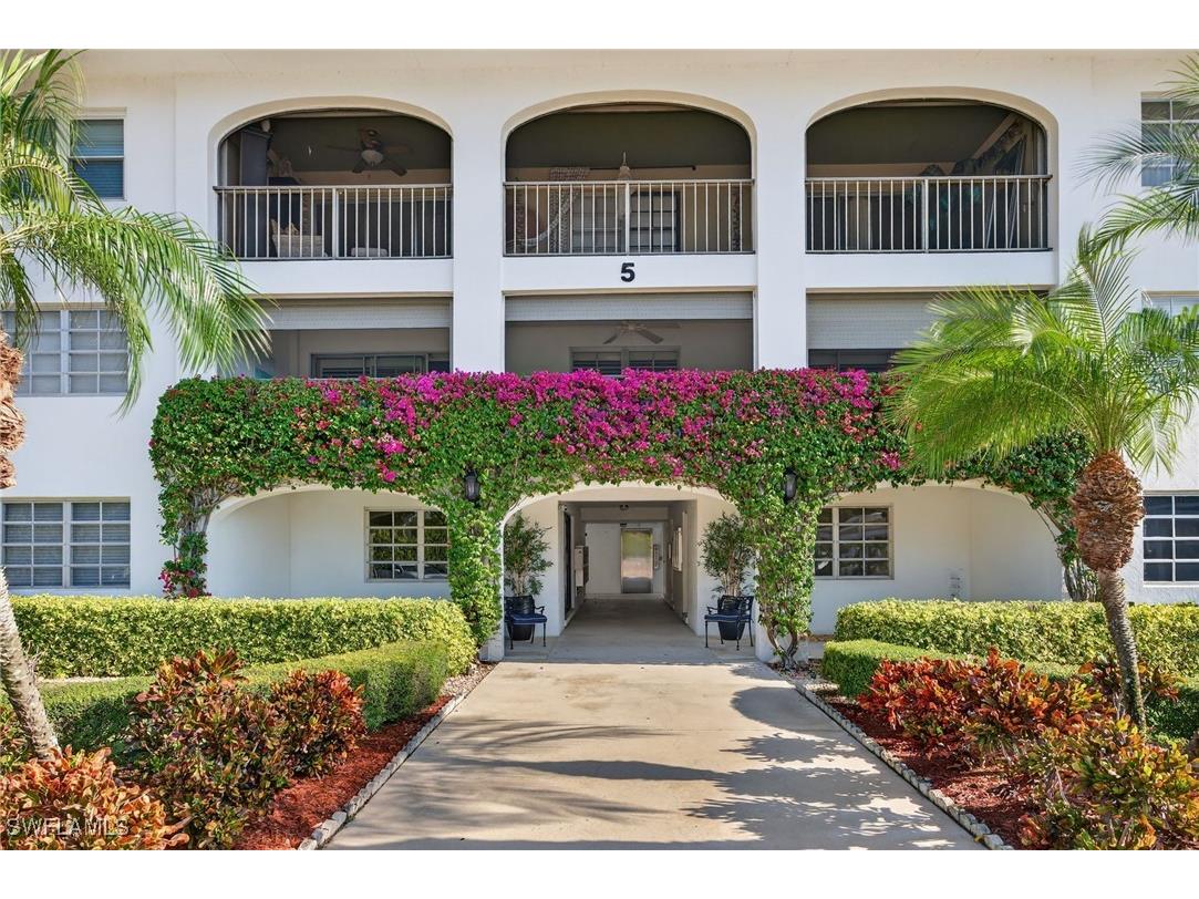 5 High Point Circle W #303 Naples FL 34103 225082256 image3