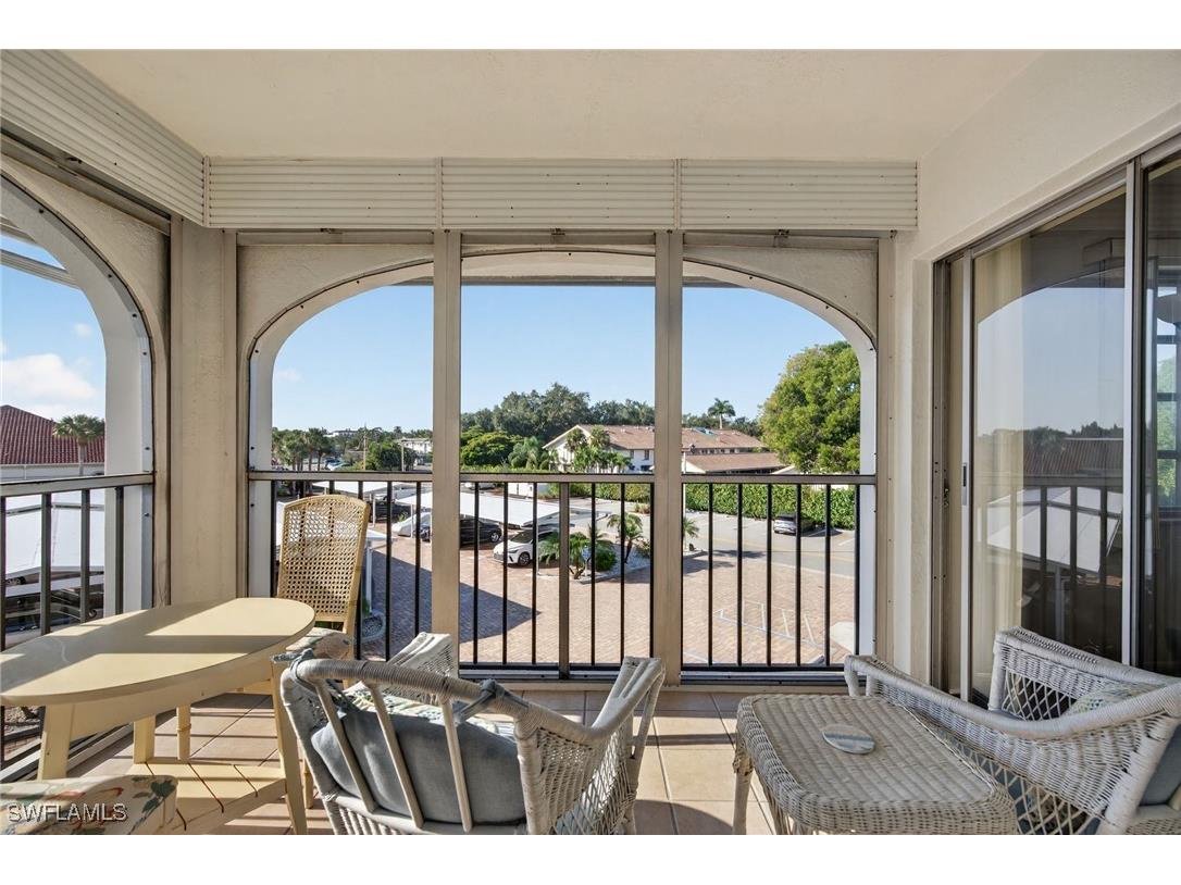 5 High Point Circle W #303 Naples FL 34103 225082256 image30
