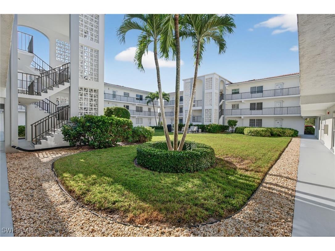 5 High Point Circle W #303 Naples FL 34103 225082256 image6