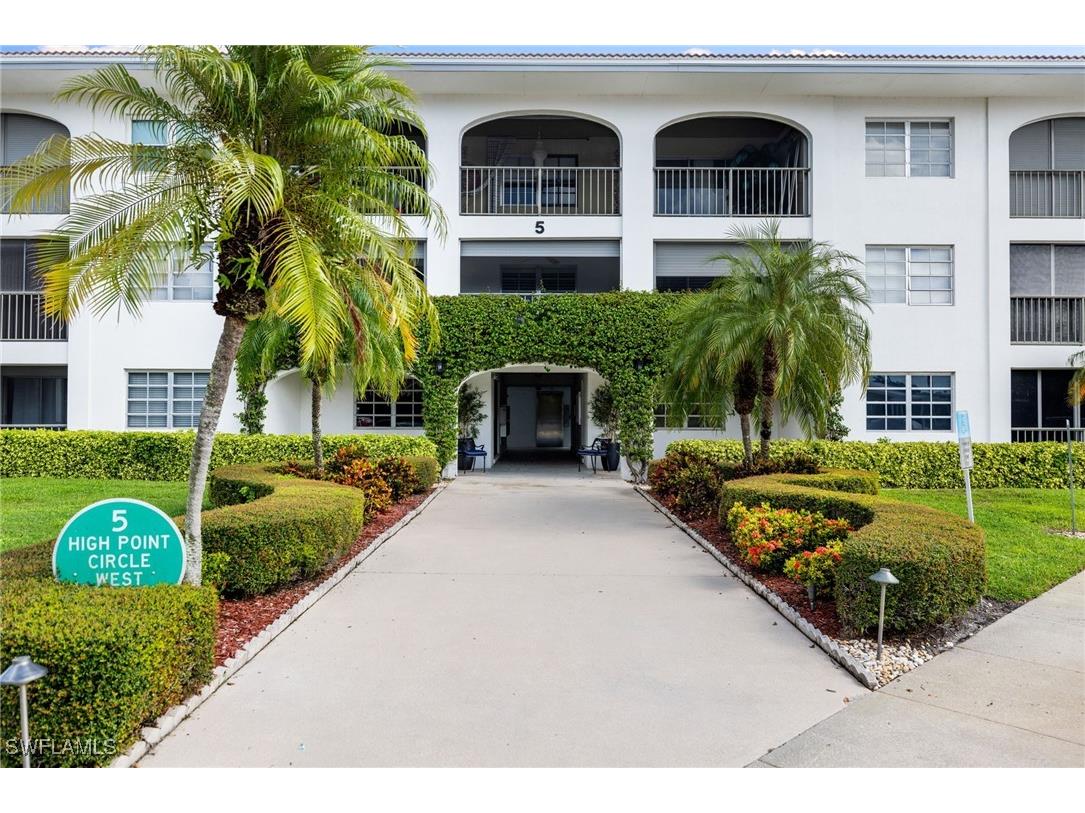 5 High Point Circle W #307 Naples FL 34103 225076440 image1